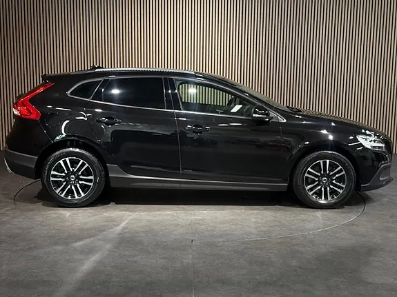 Volvo V40 Cross Country 2018 photo 3