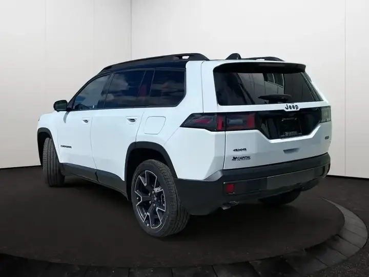 Jeep Cherokee 2026 photo 4