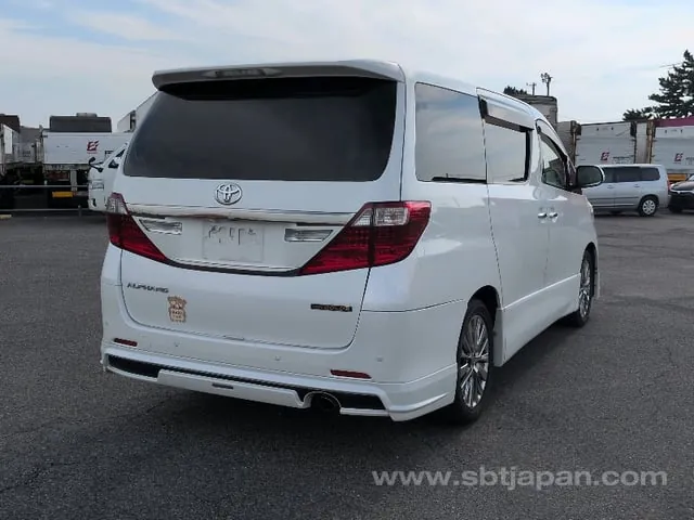 Toyota Alphard 2014 photo 4