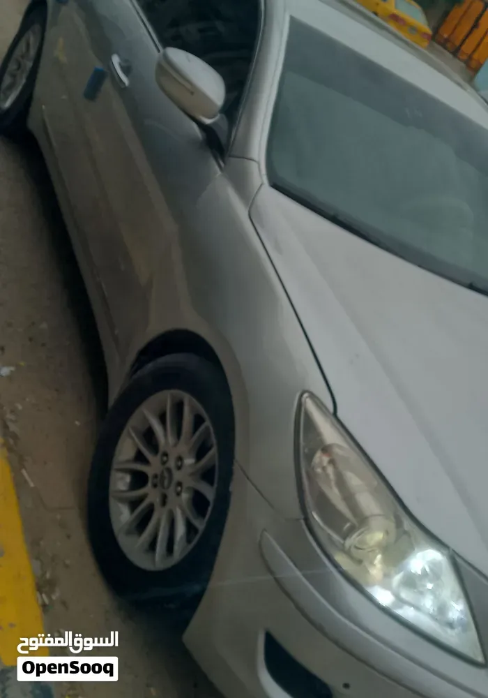 Genesis G70 2011 photo 2