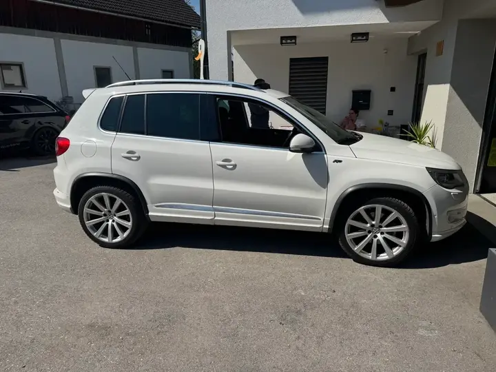 Volkswagen Tiguan 2010 photo 3