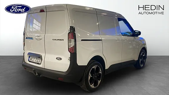 Ford Transit Courier 2026 photo 2