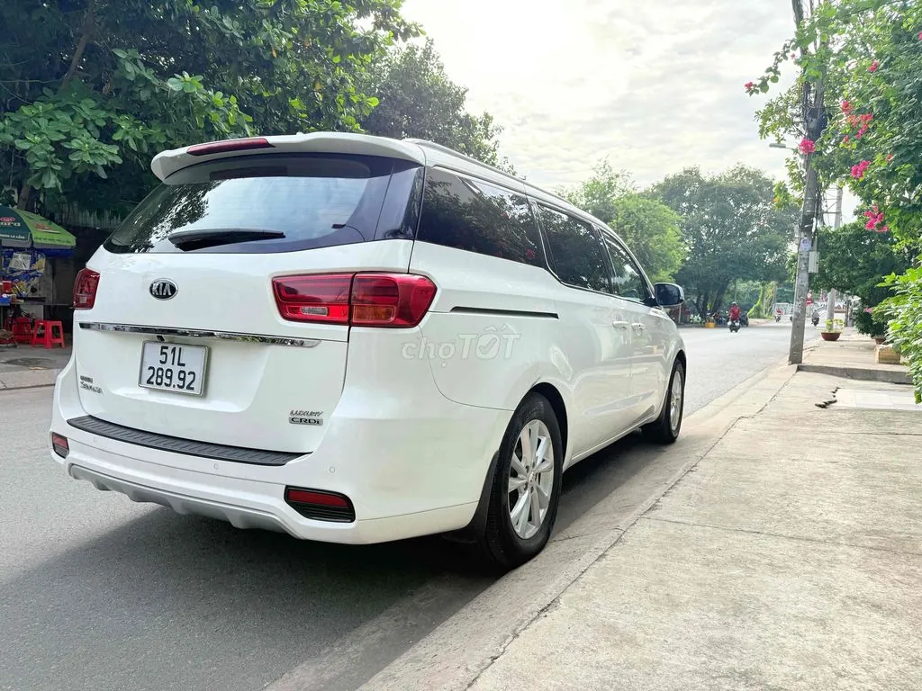 Kia Sedona 2019 photo 2