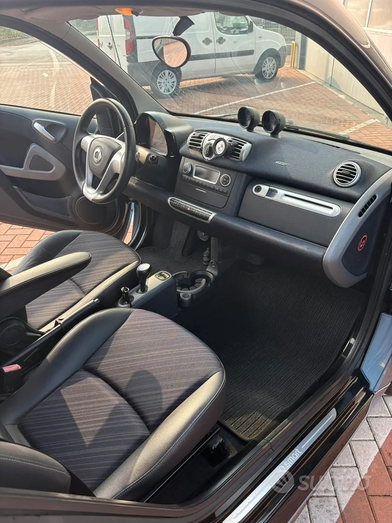 Smart Fortwo 2011 photo 5
