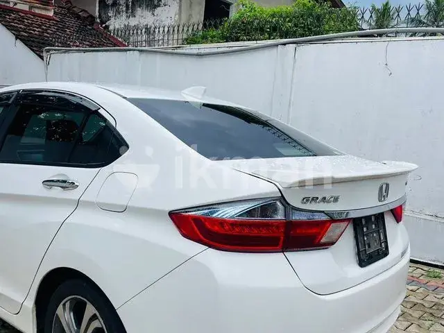 Honda Grace 2016 photo 4