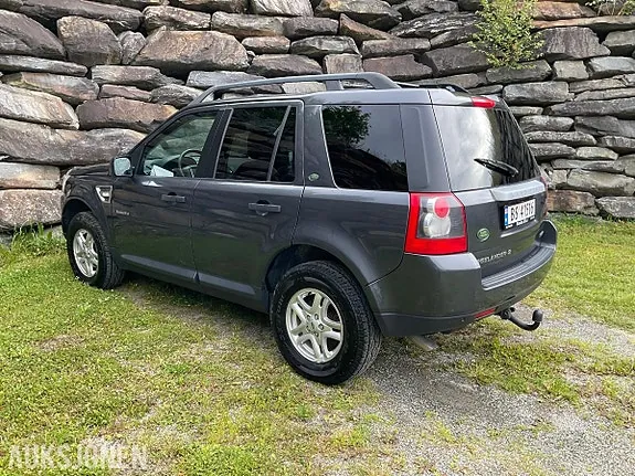 Land Rover Freelander 2010 photo 4