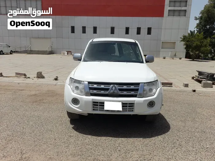 Mitsubishi Pajero 2013 photo 3