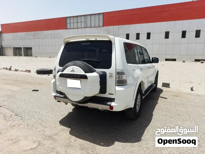 Mitsubishi Pajero 2013 photo 4