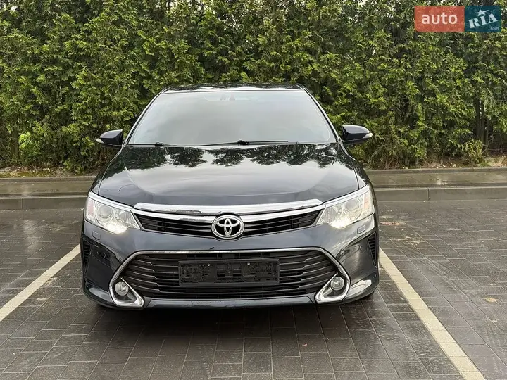 Toyota Camry 2017 photo 2