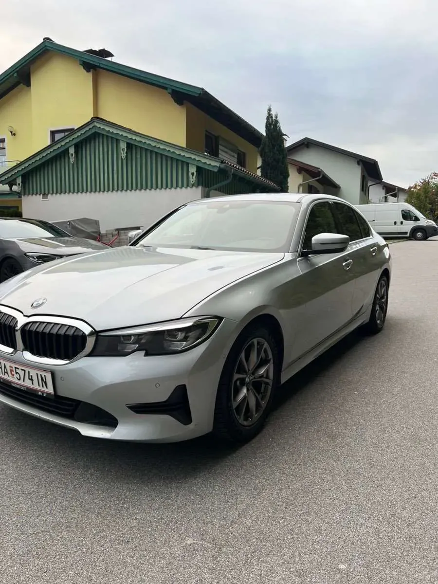 BMW 3 Series 2019 photo 3