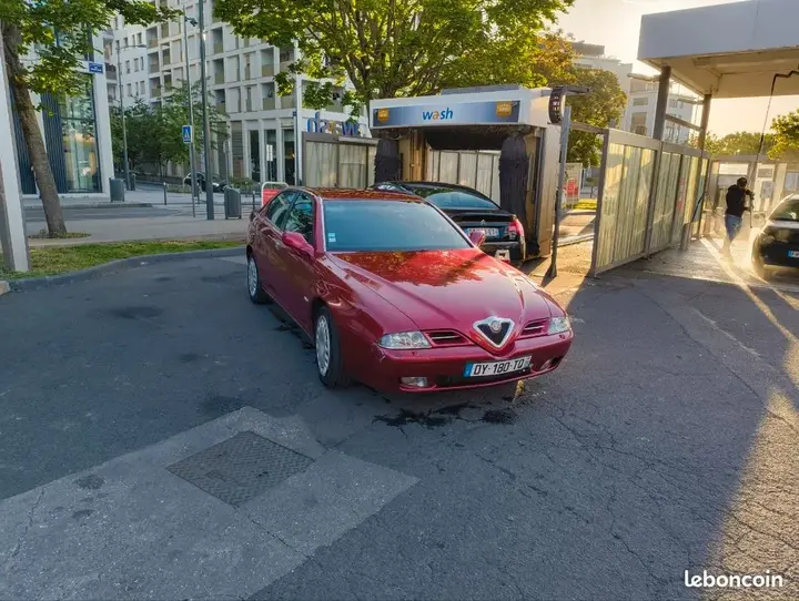 Alfa Romeo 166