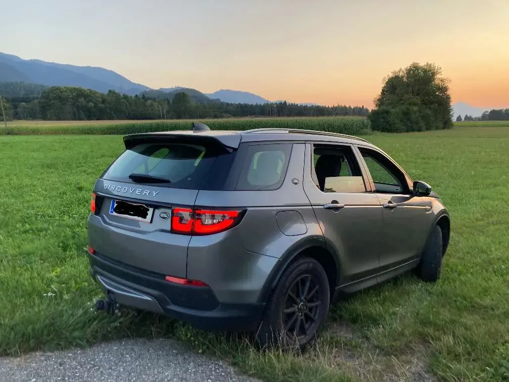 Land Rover Discovery Sport 2020 photo 2