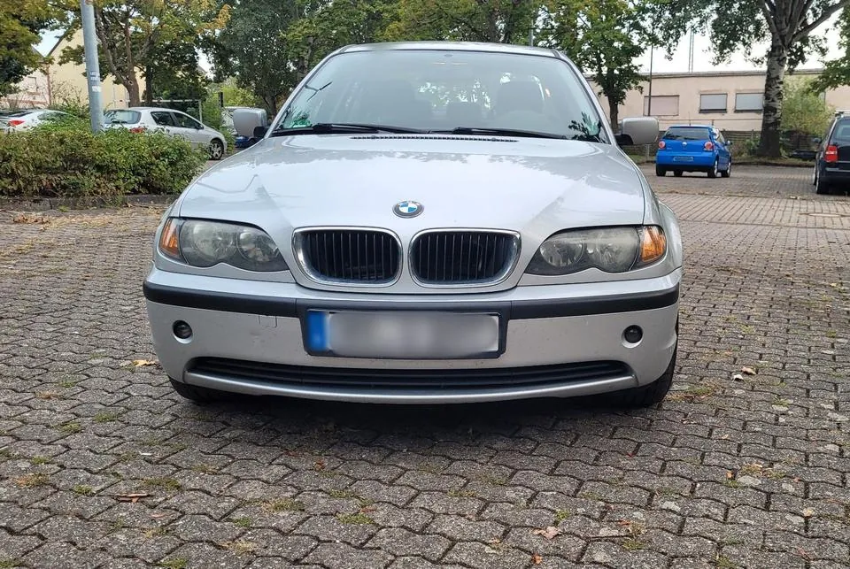 BMW 318I