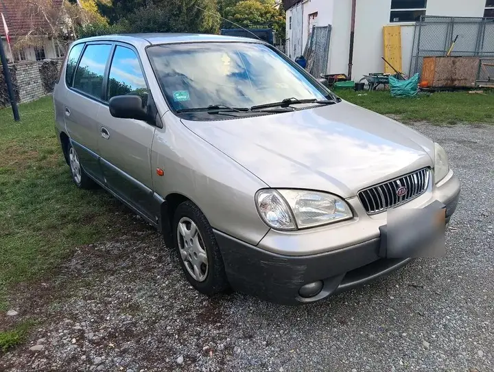 Kia Carens