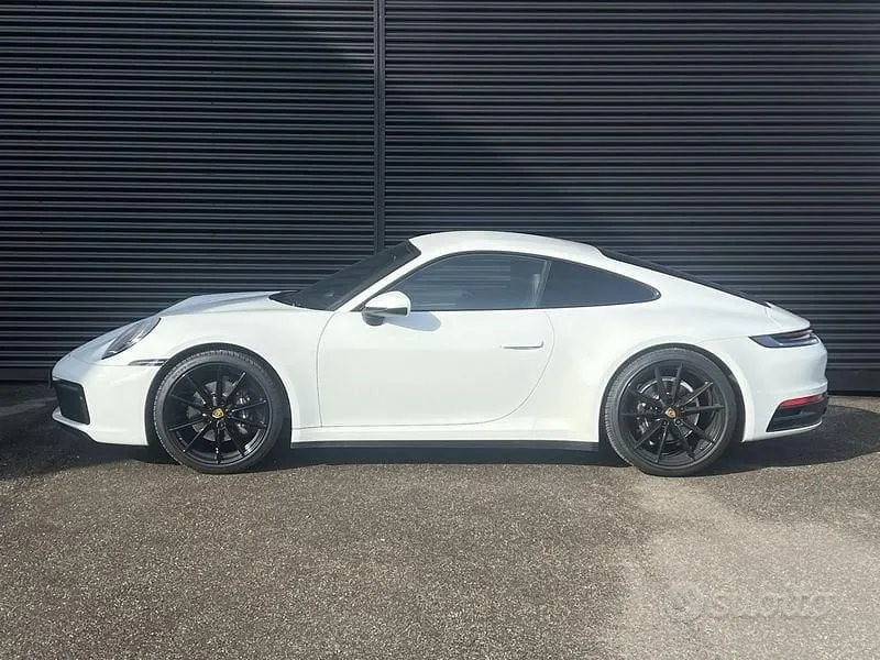 Porsche 911 2020 photo 3