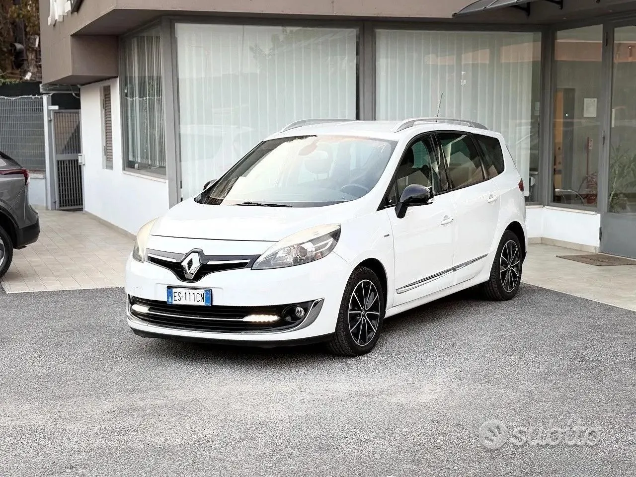 Renault Scenic 2013 photo 3