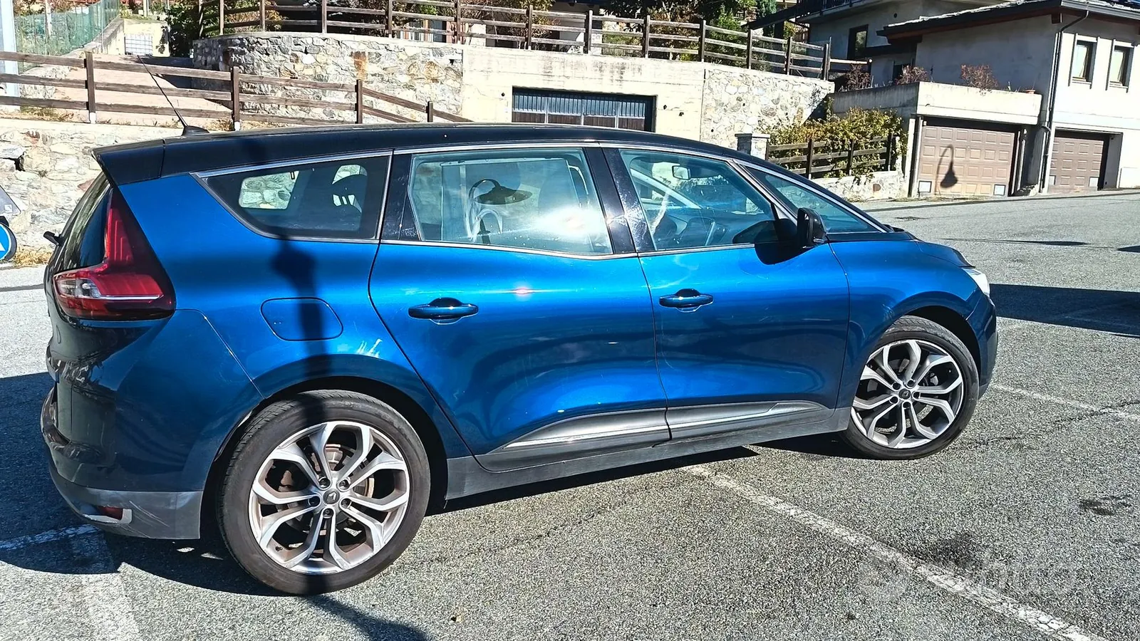 Renault Grand Scenic 2019 photo 4