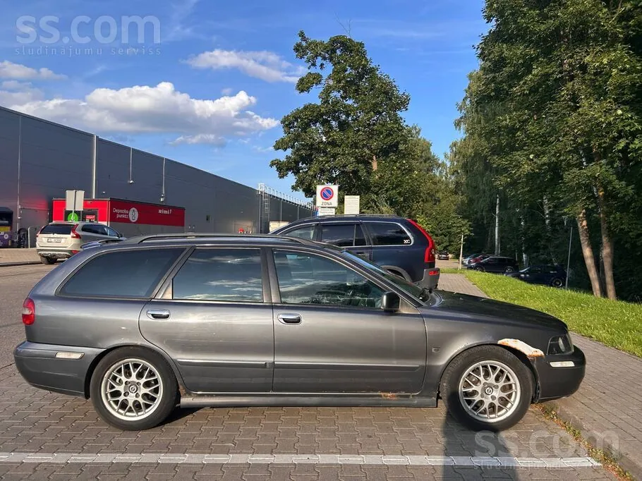 Volvo V40