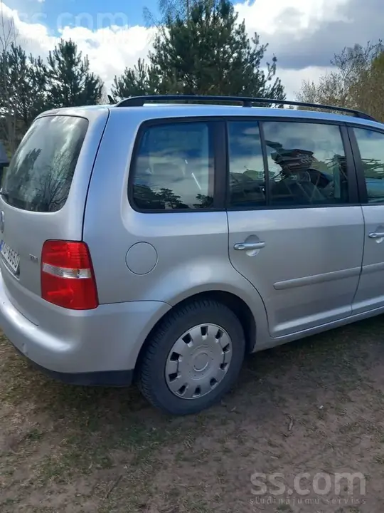Volkswagen Touran 2006 photo 3