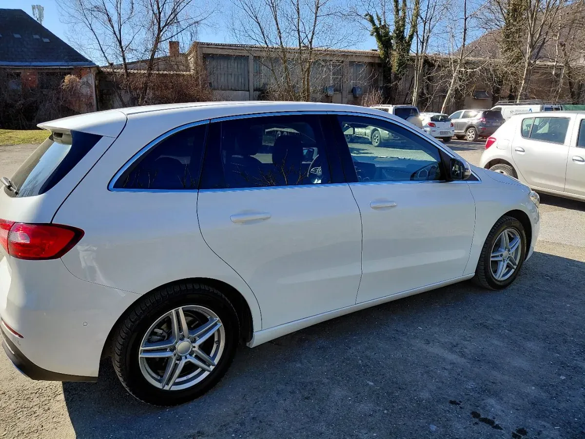 Mercedes-Benz B-Class 2019 photo 3