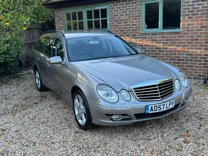 Mercedes-Benz E-Class 2008 photo 4