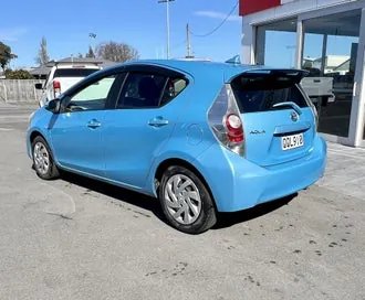 Toyota Aqua 2012 photo 3