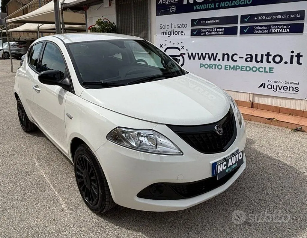 Lancia Ypsilon