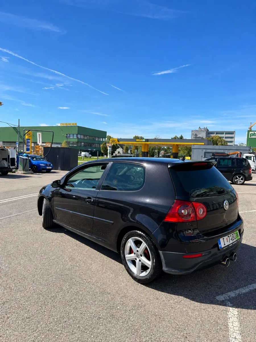 Volkswagen Golf 2004 photo 2