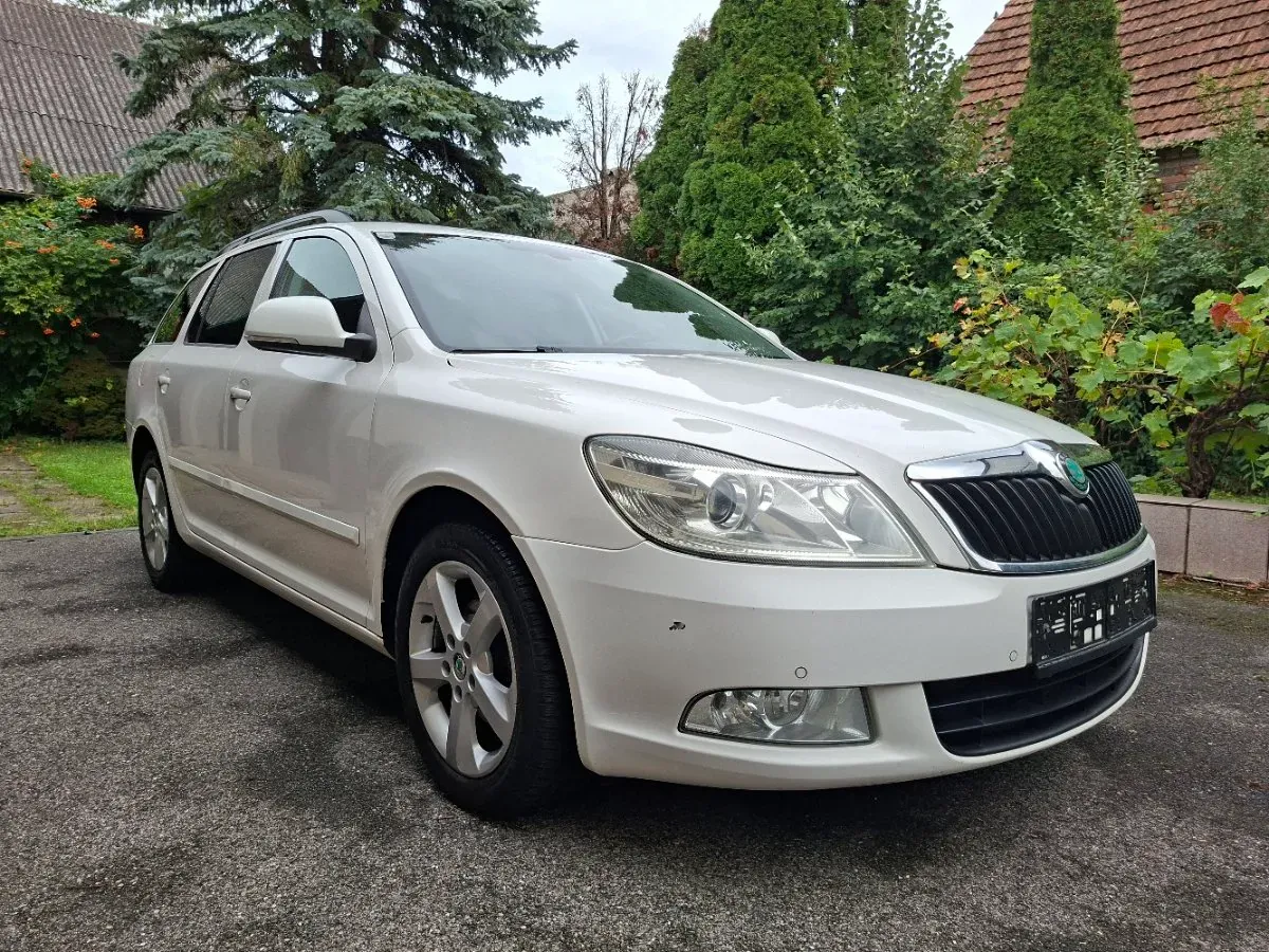 Skoda Octavia 2012 photo 3