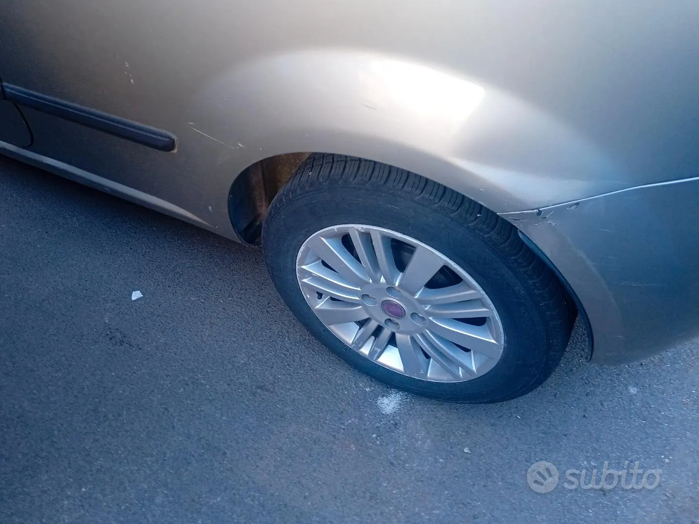 Fiat Grande Punto 2009 photo 4