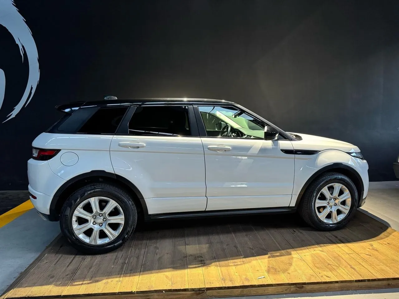 Land Rover Range Rover Evoque 2017 photo 4