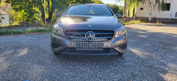 Mercedes-Benz A 180 2013 photo 3