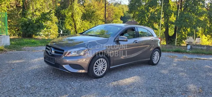 Mercedes-Benz A 180 2013 photo 4