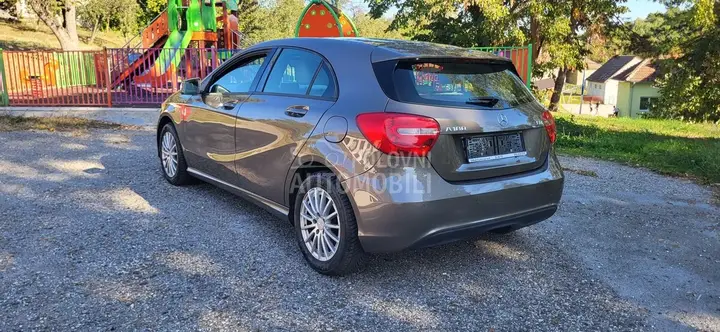 Mercedes-Benz A 180 2013 photo 5