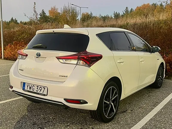 Toyota Auris 2017 photo 3