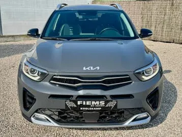 Kia Stonic 2023 photo 2
