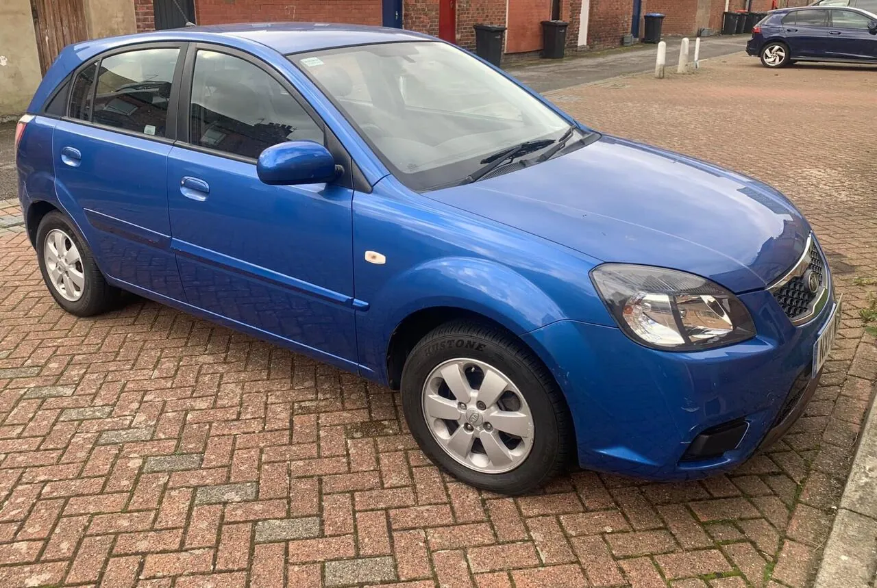 Kia Rio 2010 photo 2