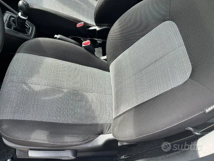Kia Venga 2013 photo 3