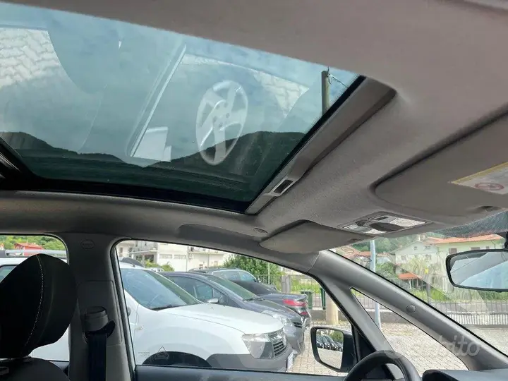 Kia Venga 2013 photo 5