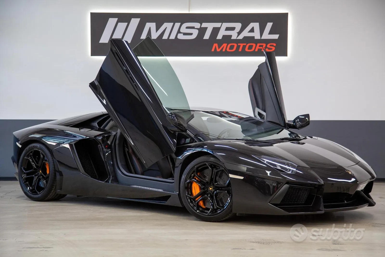 Lamborghini Aventador 2012 photo 2