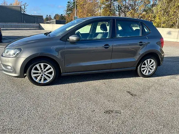 Volkswagen Polo 2016 photo 2