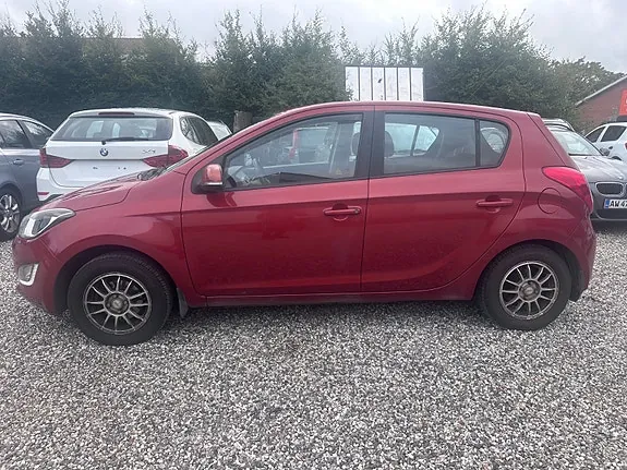 Hyundai I20 2012 photo 2