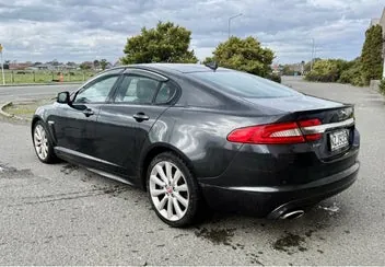 Jaguar Xf 2015 photo 4