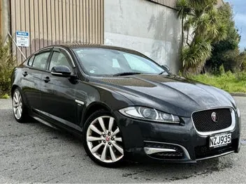 Jaguar Xf 2015 photo 2