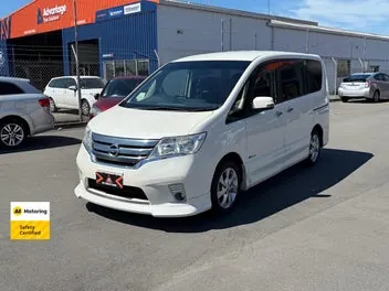 Nissan Serena 2013 photo 4