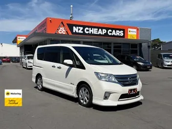 Nissan Serena 2013 photo 2