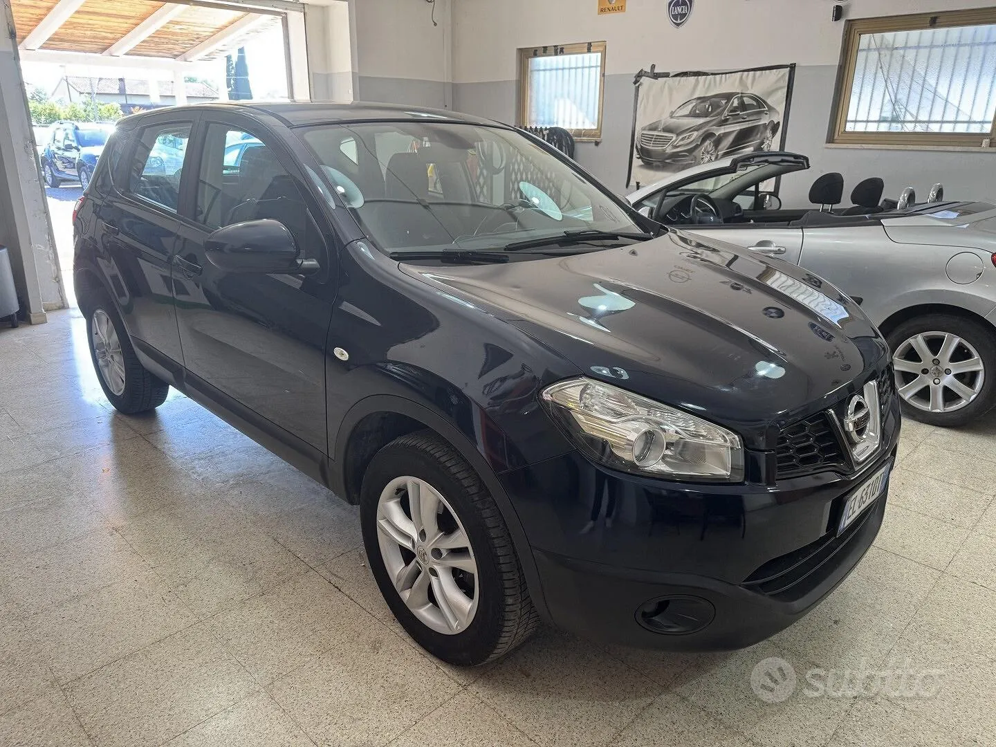 Nissan Qashqai 2012 photo 2