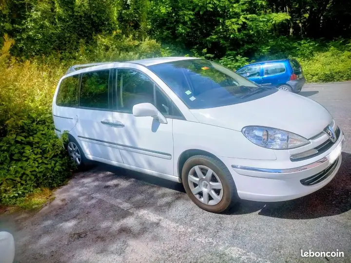 Peugeot 807 2008 photo 2