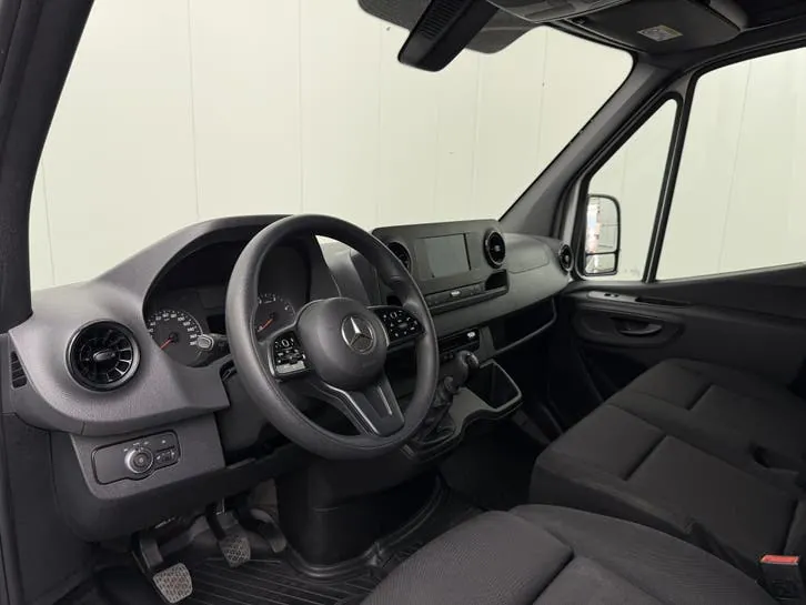 Mercedes-Benz Sprinter 2023 photo 3