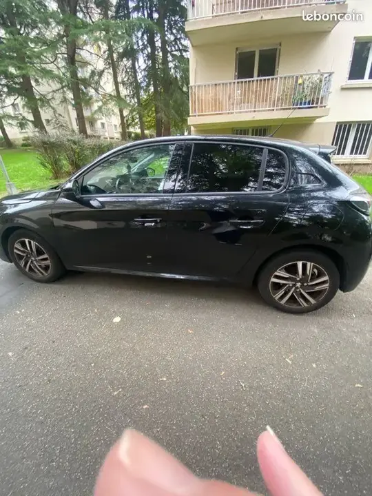 Peugeot 208 2020 photo 4
